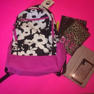 - 🌺Brand New🌺Fashionista Backpack